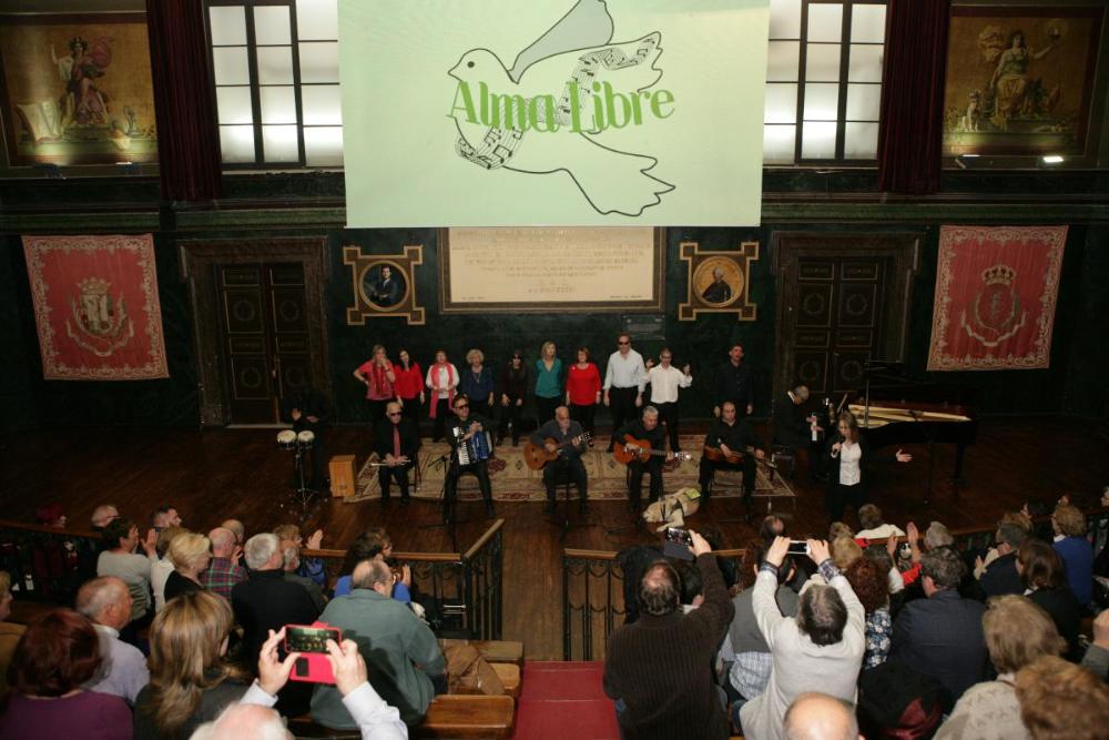 Vista general del escenario y del público