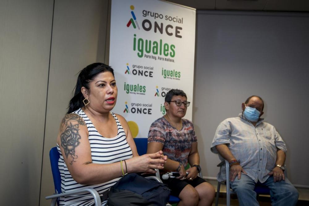 Ana, Marcela y Rafael durante su intervención