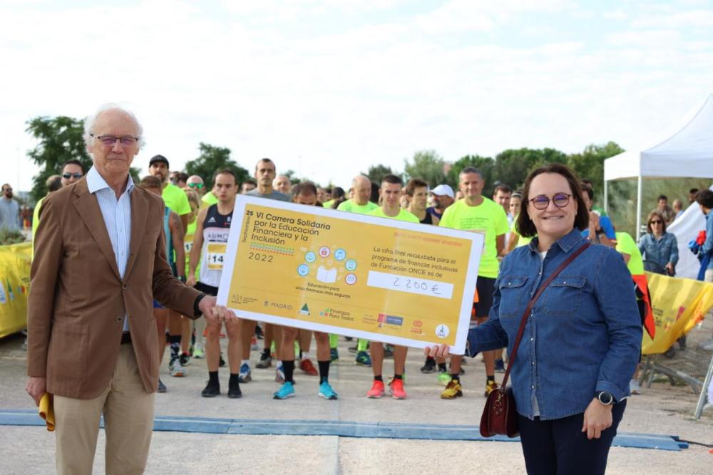 Entrega del cheque solidario