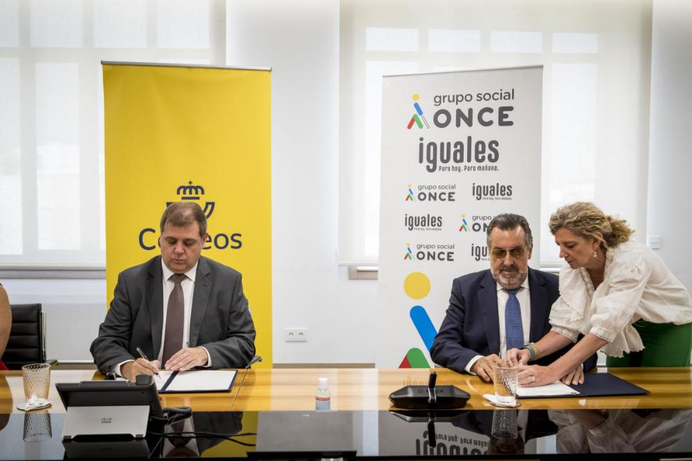 Momento de la firma del convenio