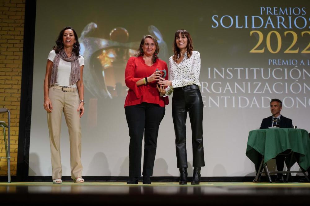 Entrega galardón a la Fundación Capacis