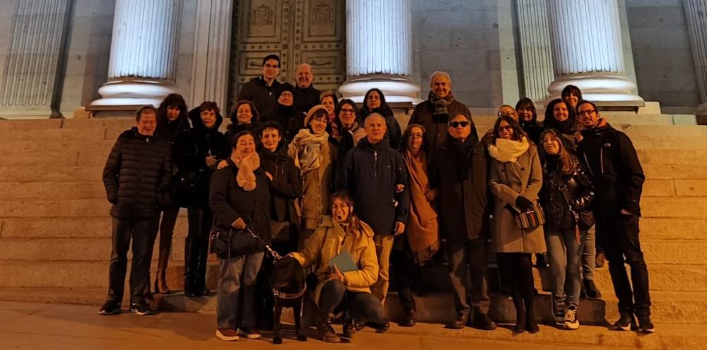 Foto de familia de los participantes en la visita