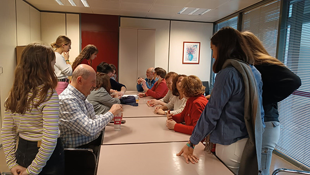 Un momento del encuentro con las estudiantes