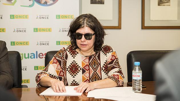 Fátima Peinado recitando poemas de Gloria Fuertes