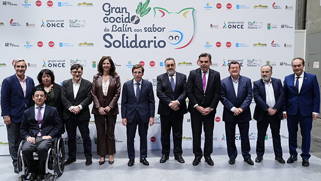 Foto de familia de las autoridades