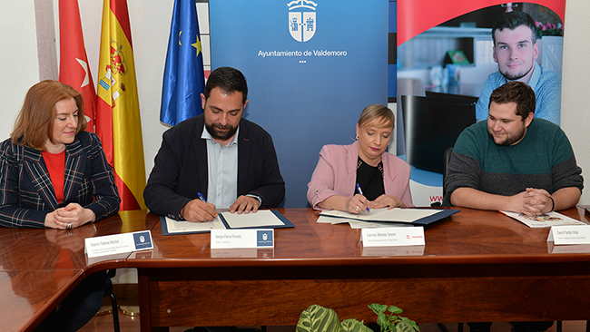 Momento de la firma del convenio
