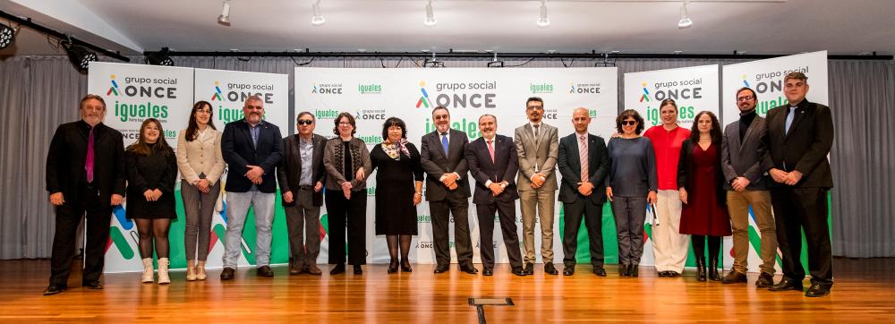 Foto de familia de todos los responsables de ONCE Madrid