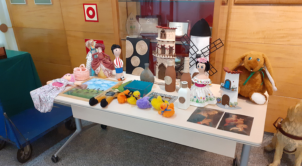 Muestra de los materiales realizados durante el taller de Artesanía