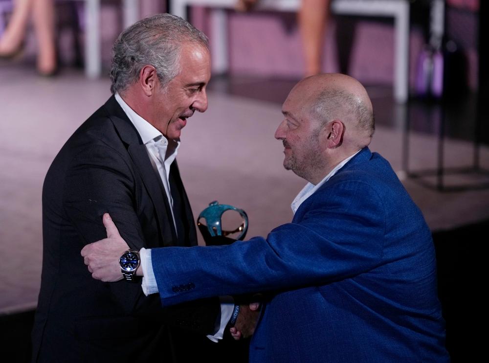 Entrega del galardón al medio de comunicación