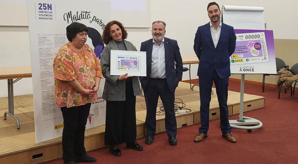Foto de familia de la presentación del cupón