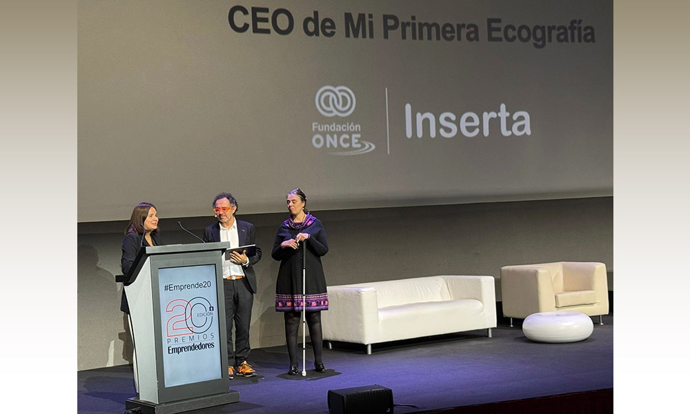 Momento de la entrega del premio Emprendedores