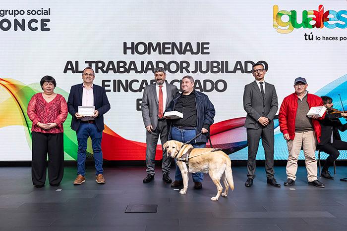 Grupo de trabajadores homenajeados