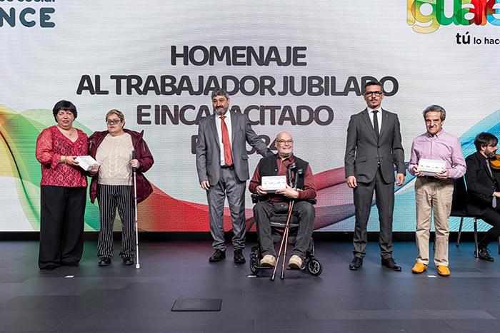Grupo de trabajadores homenajeados