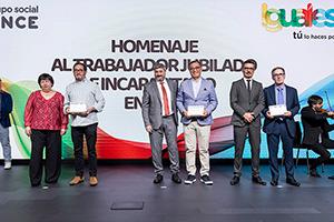 Grupo de trabajadores homenajeados