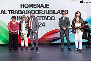 Grupo de trabajadores homenajeados