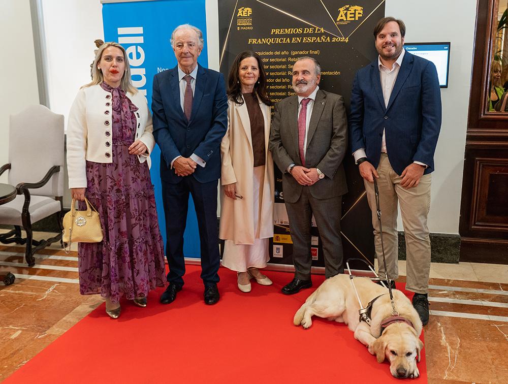 Foto de familia de los representantes de la ONCE