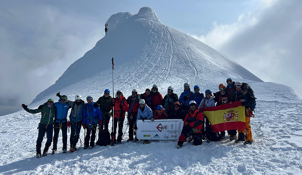 La expedición en la cumbre
