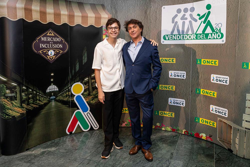 José Antonio Mediero con su hijo en la gala