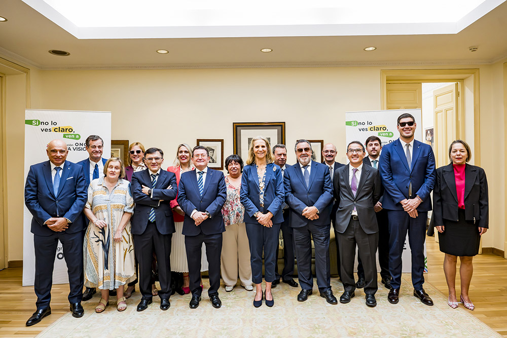 Foto de familia del Patronato de la FOBV