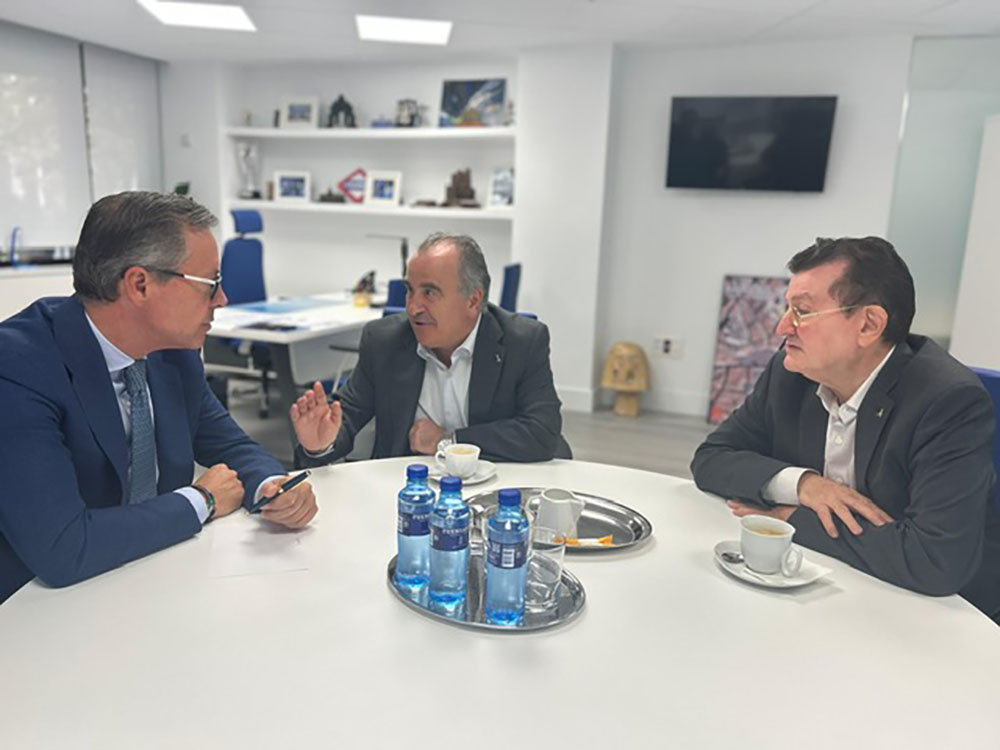 Alfonso Serrano, Luis Natalio Royo y Ángel Sánchez (de izda. a drcha.) en un momento de la reunión