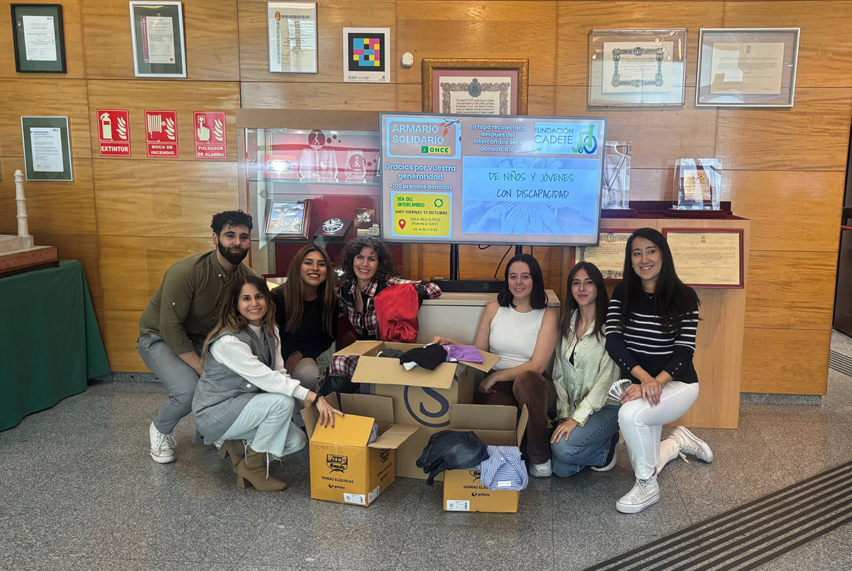 Impulsores de la acción 'Armario Solidario ONCE'