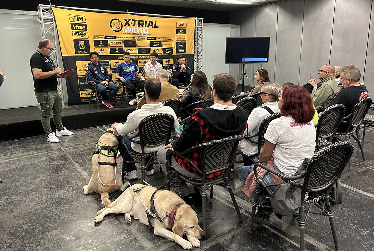 Un momento de la charla con los pilotos