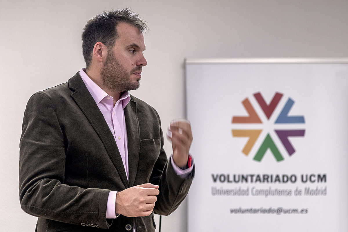 Paco Tello durante la conferencia inaugural