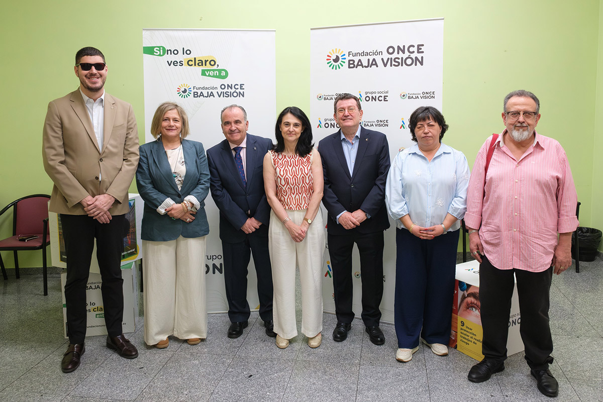 Foto de familia de los participantes del entorno ONCE