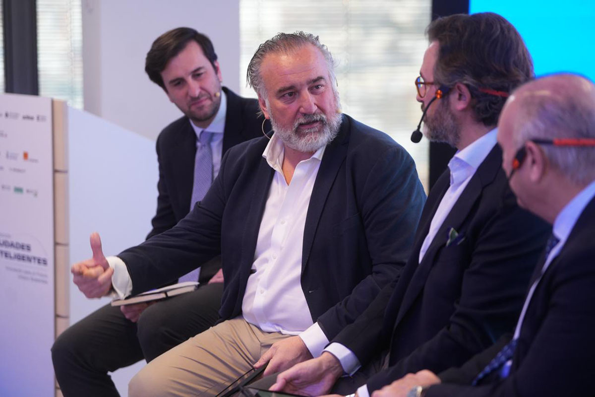 José Luis Borau durante su intervención