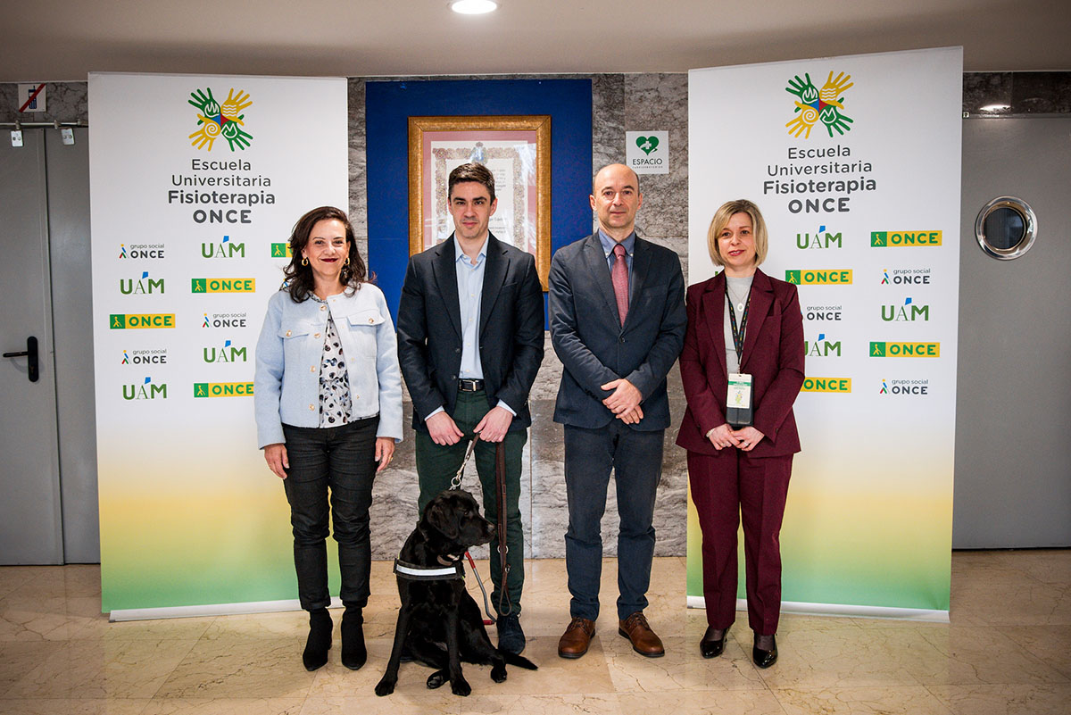 Posado de los participantes en la inauguración de las jornadas
