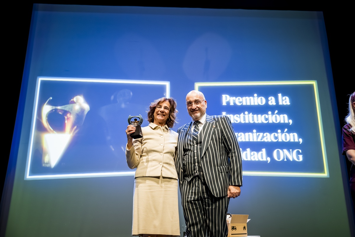 Juana Gil recoge el galardón